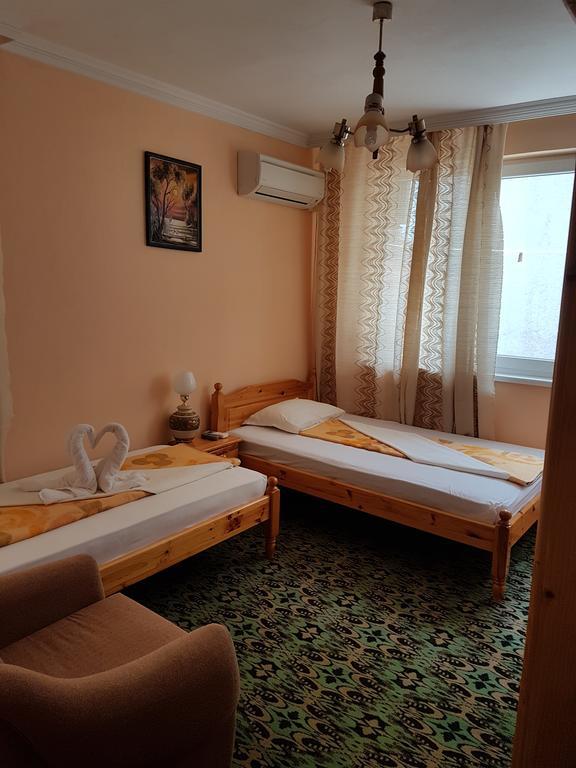 Guest Rooms Denitsa Obzor Esterno foto