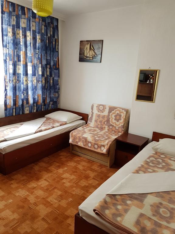 Guest Rooms Denitsa Obzor Esterno foto