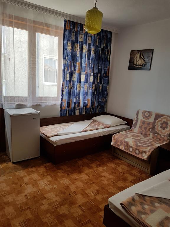 Guest Rooms Denitsa Obzor Esterno foto