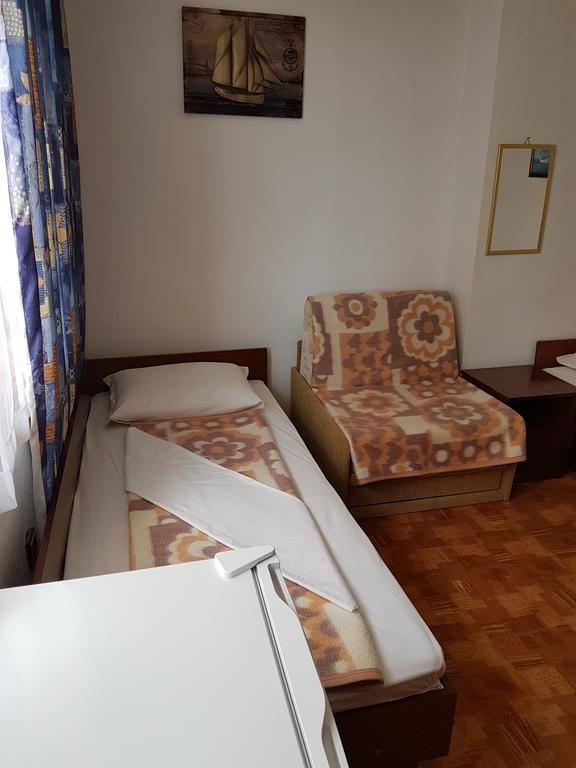 Guest Rooms Denitsa Obzor Esterno foto